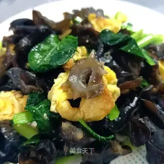 Sea cucumbered eggs with wood