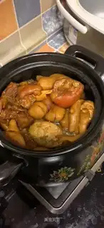 Pig-legged ginger an egg