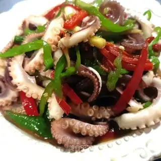 Piper pepper fried octopus legs