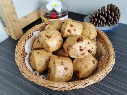 Red sugar date walnuts