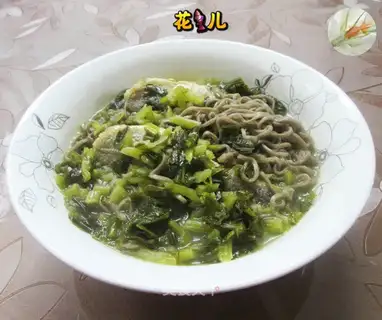 Pickled pickles, yellow noodles