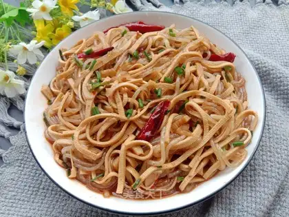 Thousands of noodles