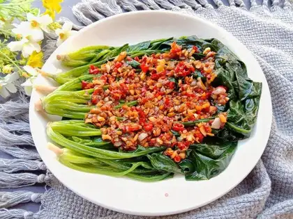 Garlic spinach