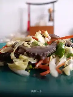 Cabbage with sea cucumber