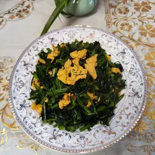 Eggs and peas