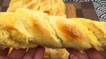 Milky coconut rolls