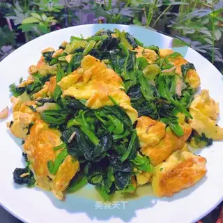 Spinach fried eggs