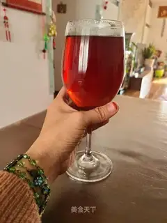 Pomegranate hot tea