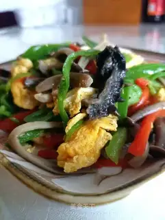 Ugly eggs, sea cucumbers, deer mushrooms