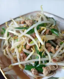 The green bean sprouts