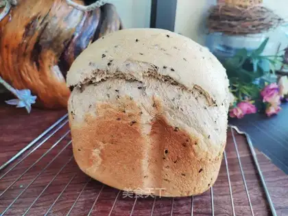 Bread machine full of rye sesame toast