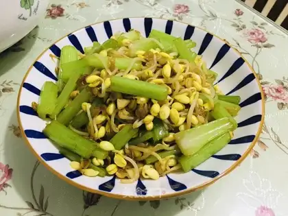 Soybean sprouts