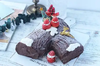 Christmas chocolate stake cake