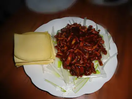 Shredded pork in Beijing sauce