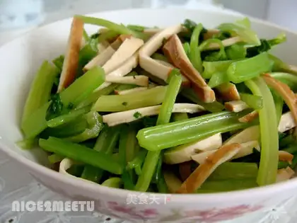Dried celery