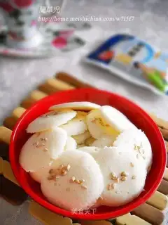 Coconut protein biscuits