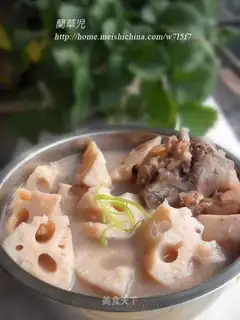 Stewed pork with nine-hole lotus root