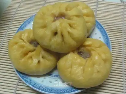 Beef and cabbage buns