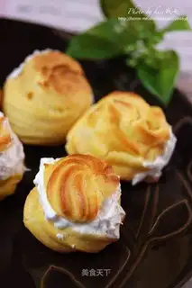 cream puffs