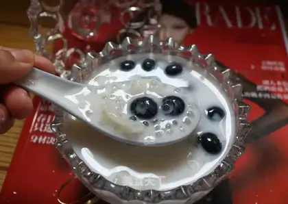 Fresh milk Tremella sago