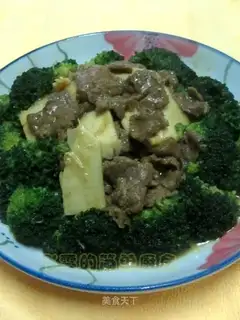 stir-fried beef with winter bamboo shoots and coconut