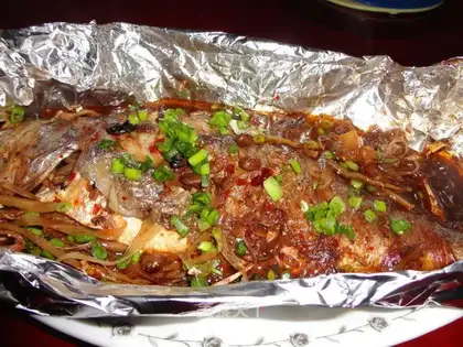 Steaming fish in the oven