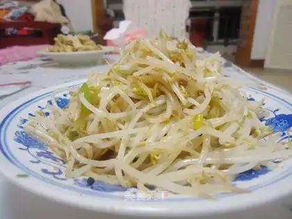 Vinegar green bean sprouts