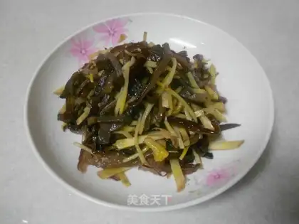 stir-fried shredded ginger with fungus