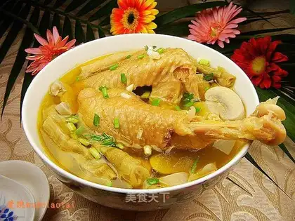 Anji dried bamboo shoots stewed grass chicken
