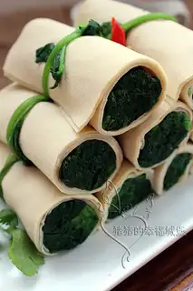 Thousands of spinach rolls