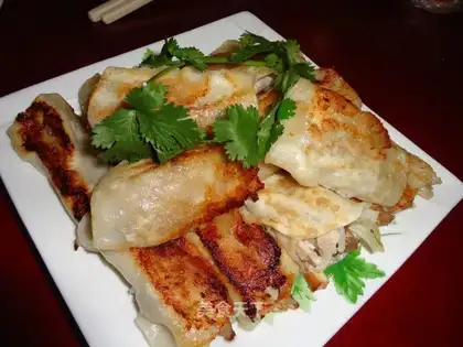 Bamboo shoots fragrant pot sticker
