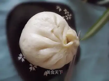 Cabbage egg bun