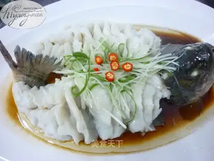 Braised perch in water
