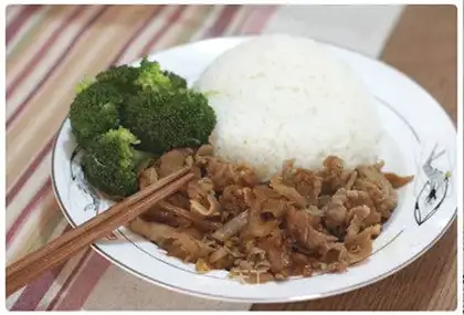 Steamed beef rice with onion