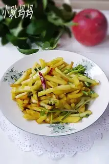 stir-fried potato chips with cilantro