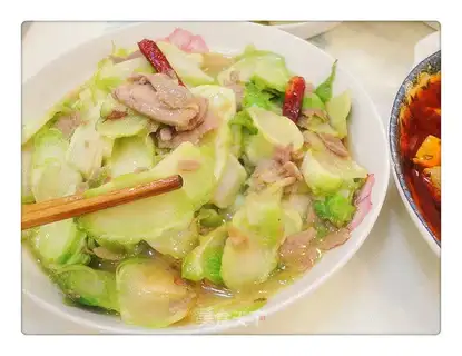 stir-fried pork with vegetable head