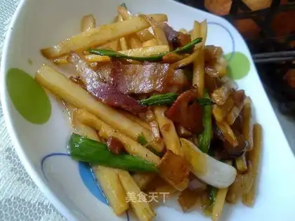 stir-fried winter bamboo shoots with bacon