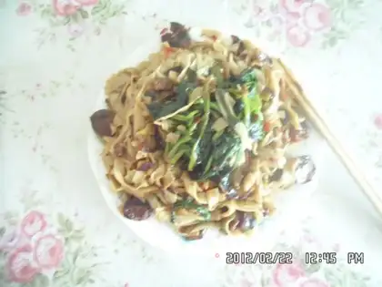 Fried noodles with sausage