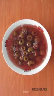 Rock sugar hawthorn soup