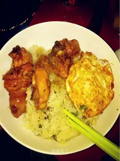 Chicken leg and vegetable rice