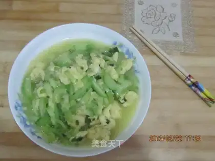 Stir fried eggs with zucchini