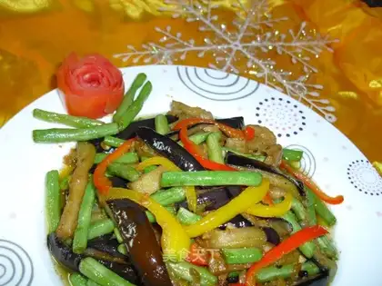 Roasted beans with eggplant