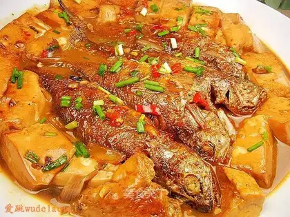 Stewed tofu with yellow croaker fish