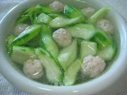 Fresh fish balls and loofah soup