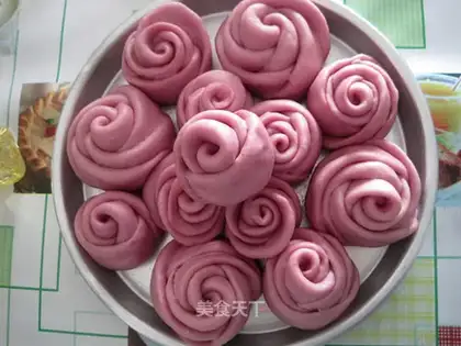 Purple sweet potato and rose steamed buns