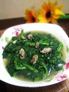 Serve with soup with chrysanthemum and oysters