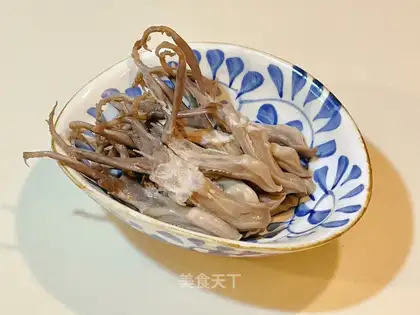 Pork tongue