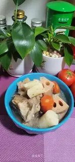 Lin's carrot and bone soup