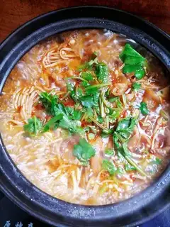 Golden mushroom roll