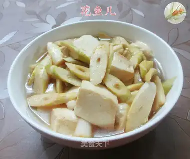 Tofu is boiled in wild mountains